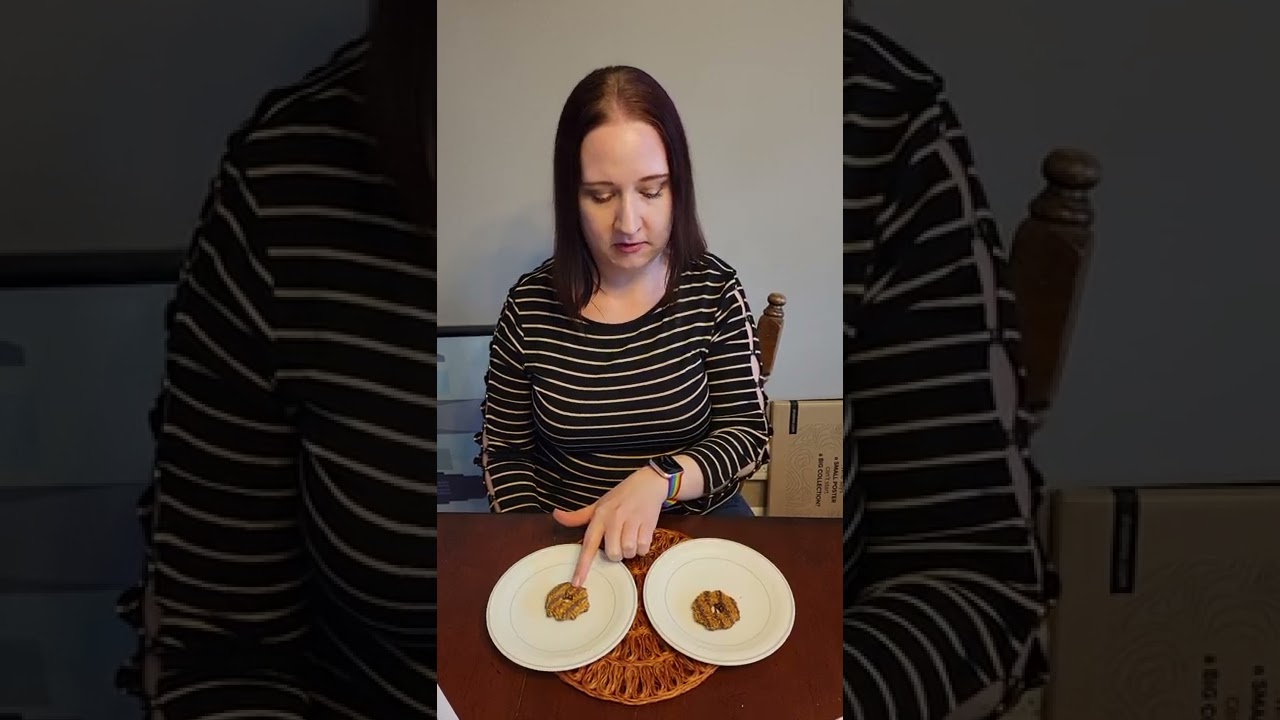 Girl Scout Cookie showdown #2 - Samoas vs Caramel deLites