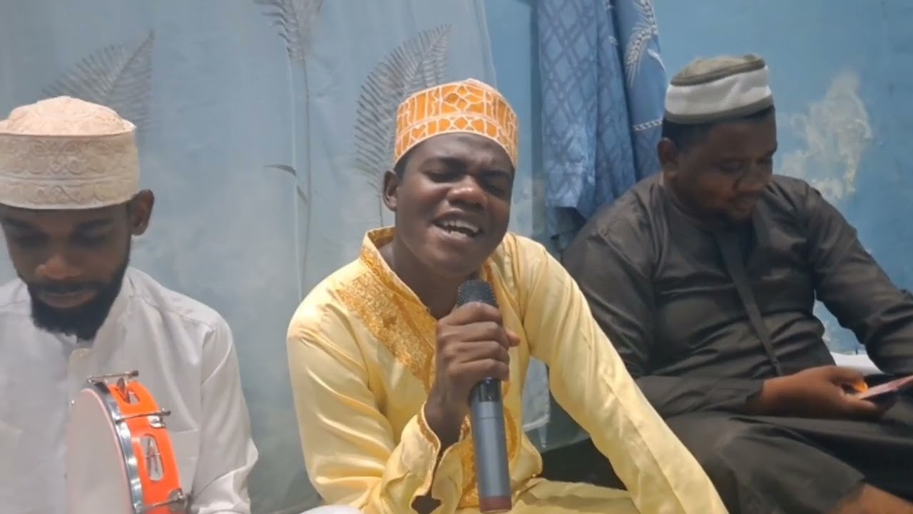 WAUMINI THE BELIEVERS WAWALIZA WAPENZI WA MTUME MUHAMMAD (S,A,W)