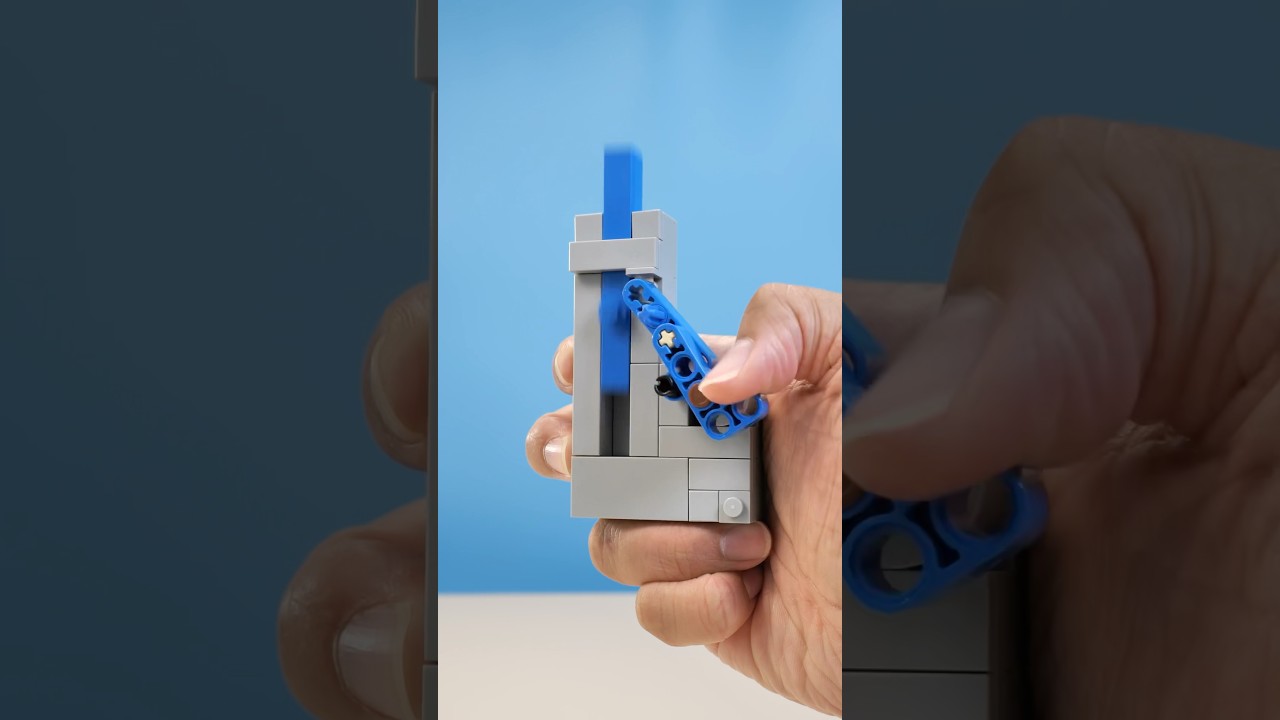 A satisfying fidget with a few LEGO bricks&hellip; #lego #legomoc #satisfying #fidget