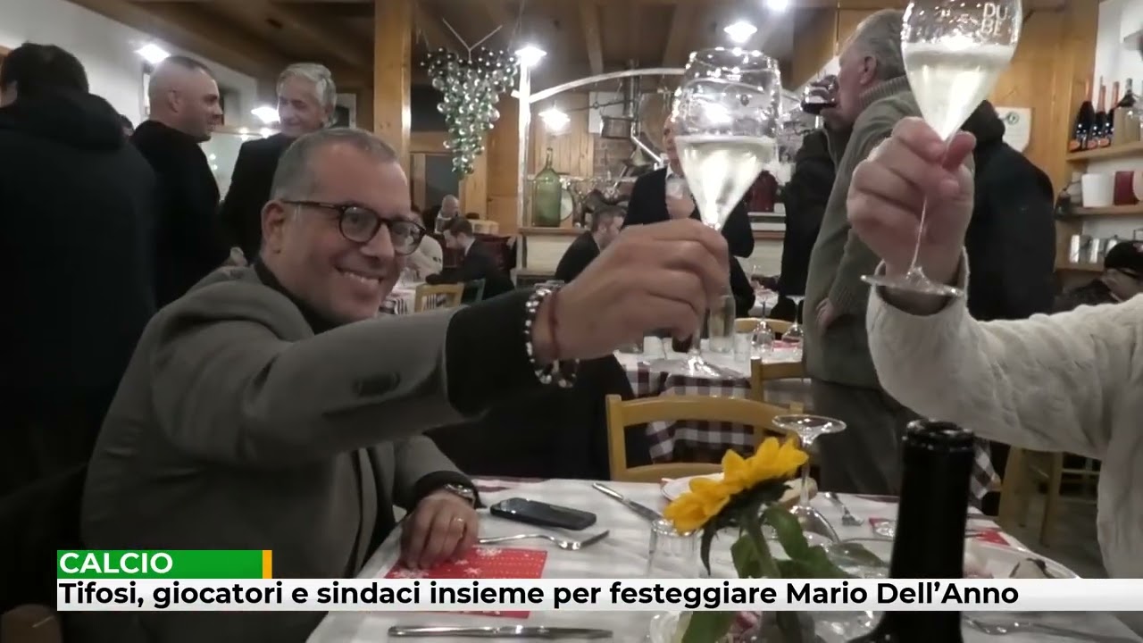 Tifosi, calciatori e sindaci insieme per festeggiare Mario Dell'Anno