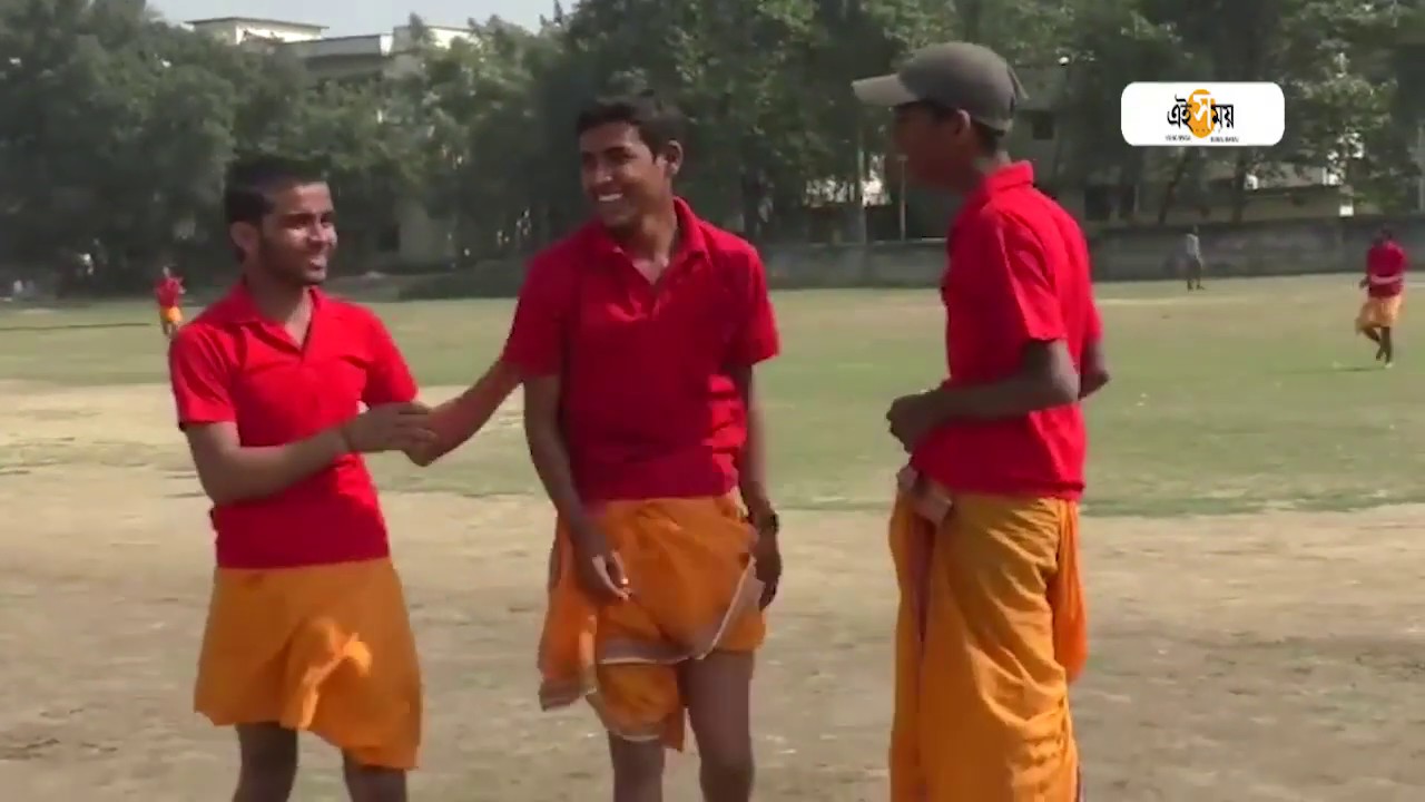 Top Viral Breaking News !! Sanskrit scholars play cricket with commentary in their own language