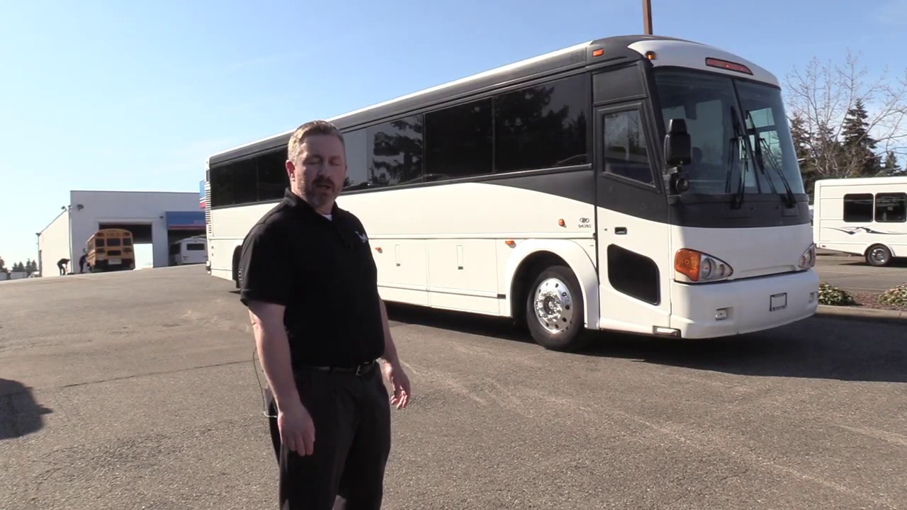 2007 MCI D4505 55 Passenger Coach Bus - C57555