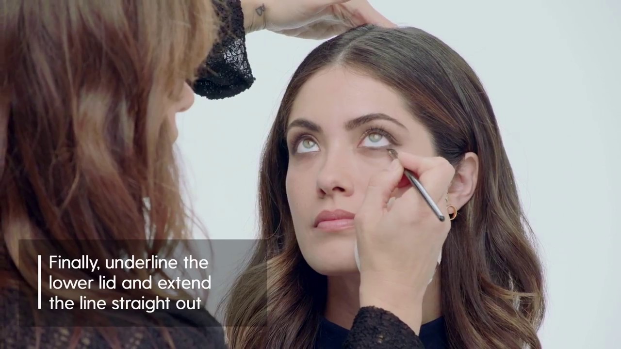 How to Get the Perfect Graphic Winged Eye | Laura Mercier