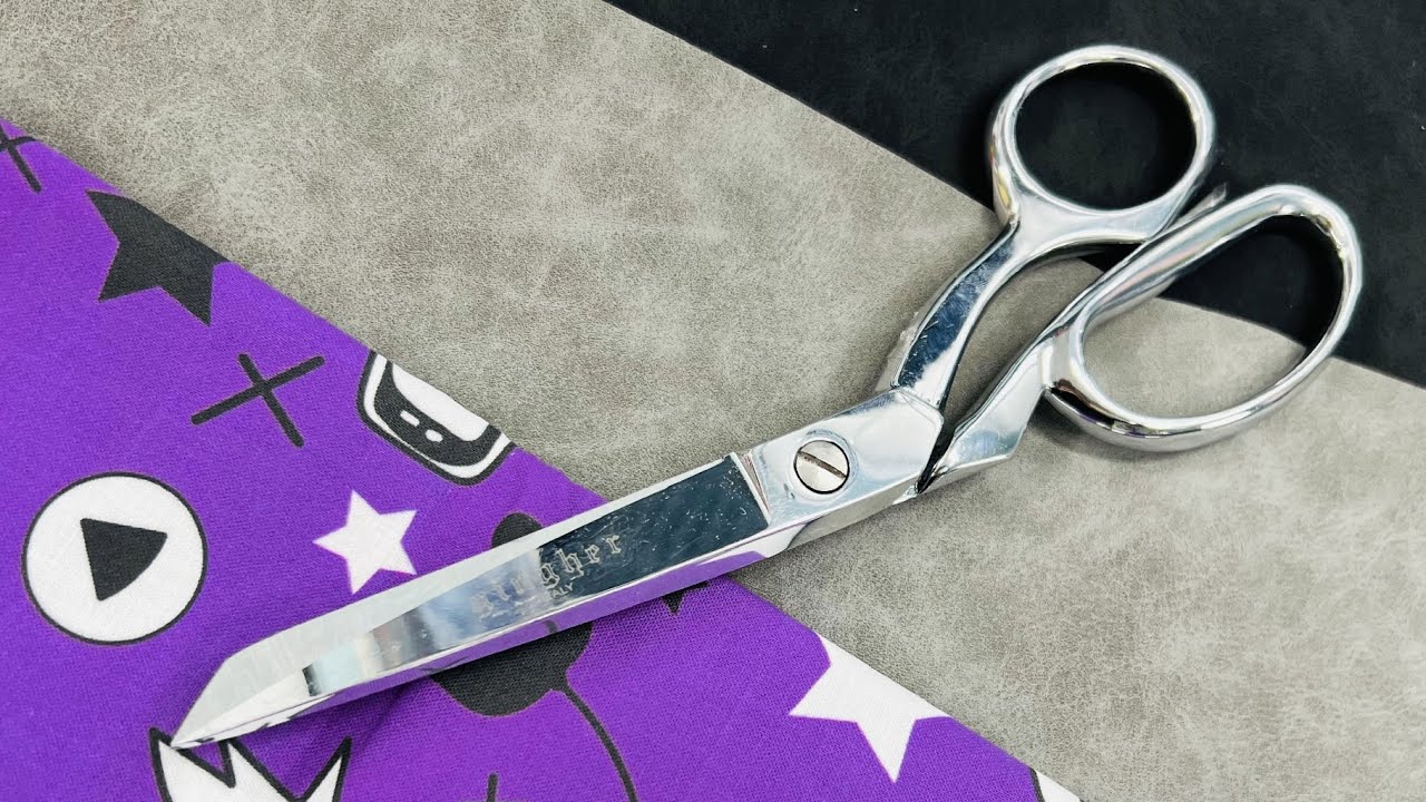 Cutting the Wayfarer 2.0 (Style 1) by A Quaint Stitch