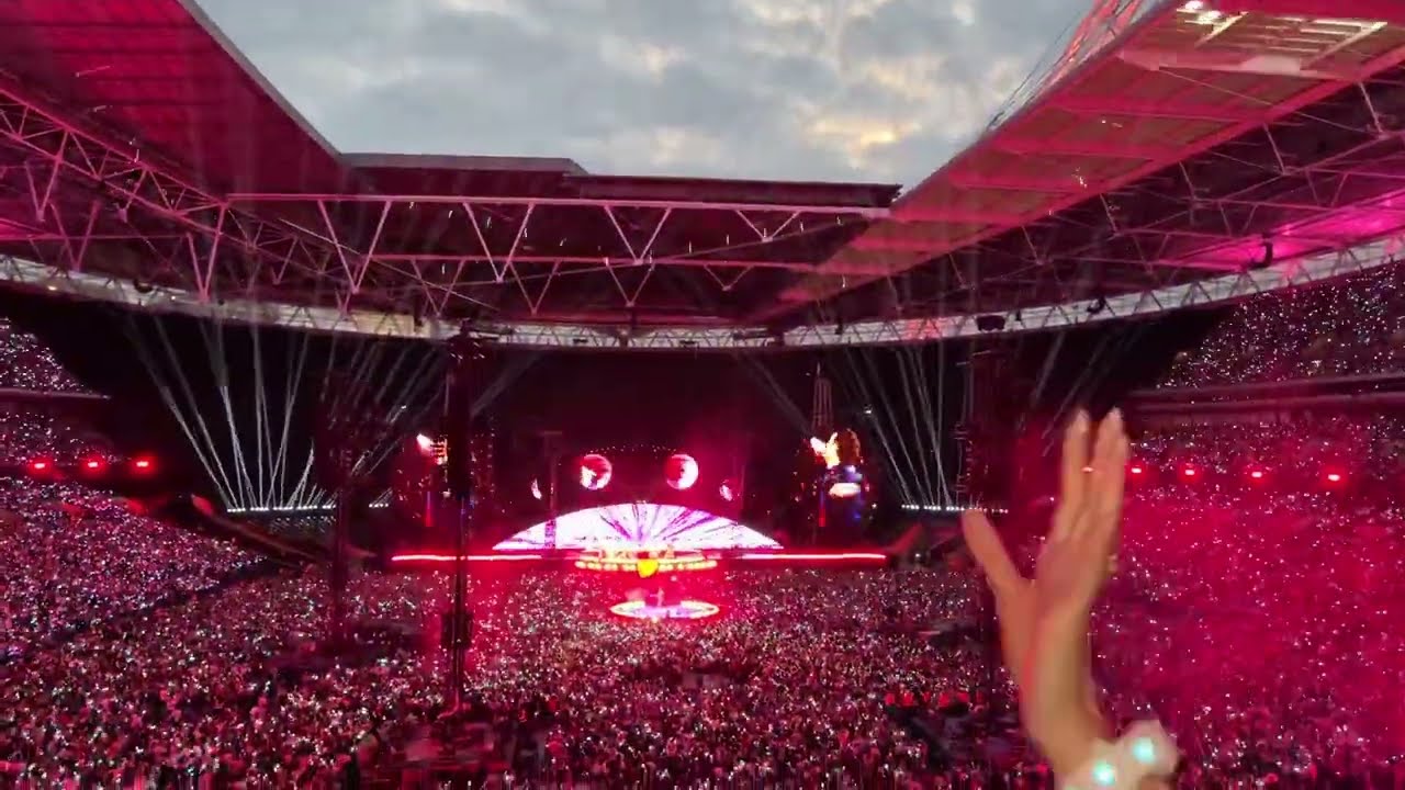 ‪@coldplay‬