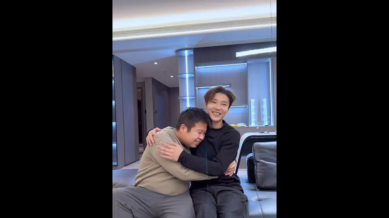 以后又可以带着文奇拍视频了😌 他的命运会如何呢？我们拭目以待吧～#一定要看到最后 #亲情 #朋友 #猎奇 #宠物