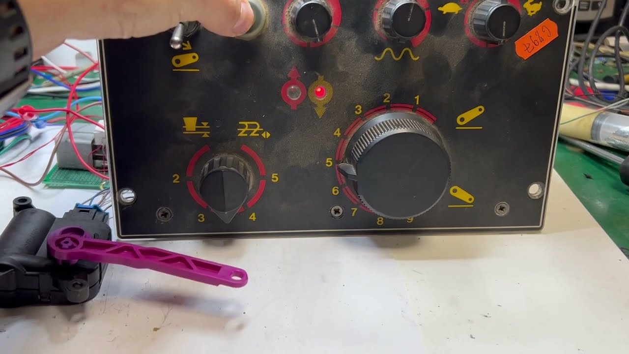 Massey Fergusson EHR Hitch Tronic Bench Test Diagnose