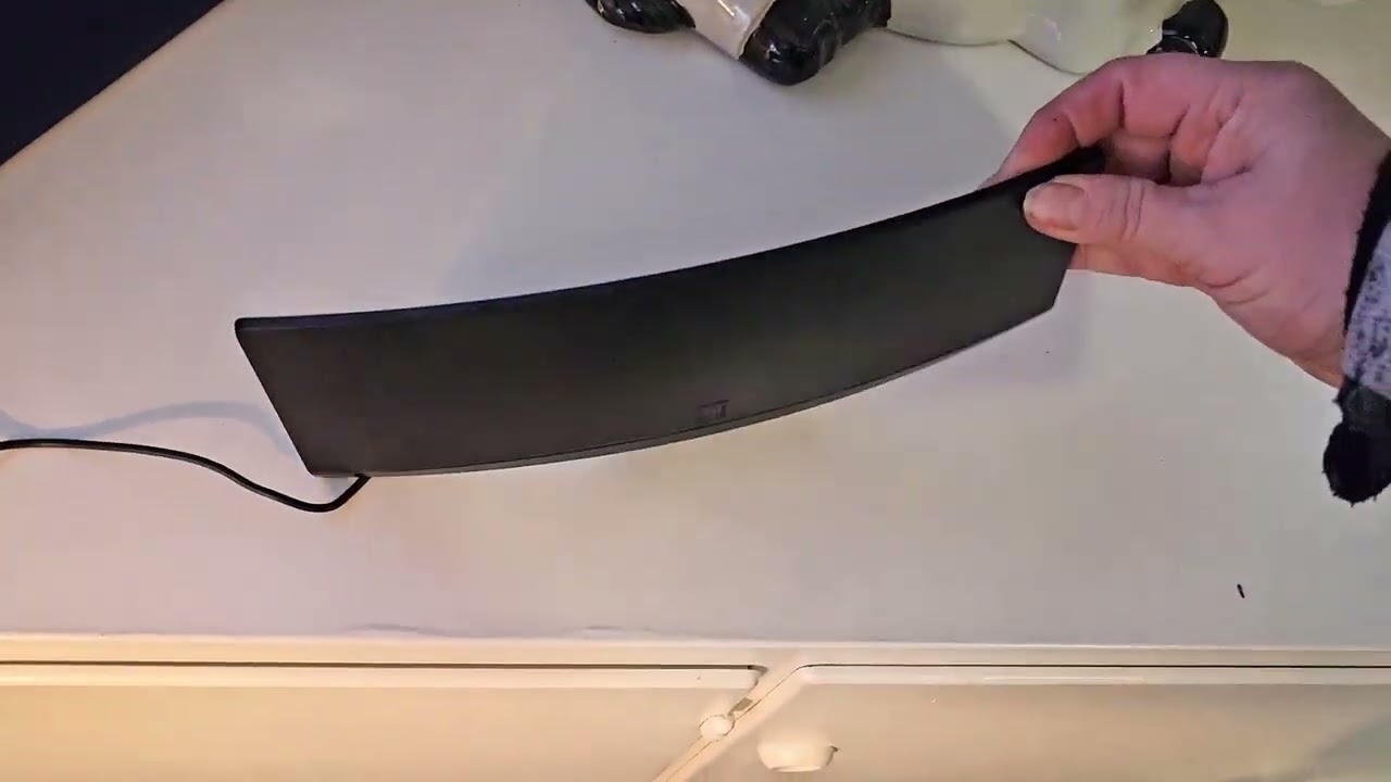 ONE FOR ALL _ REVIEW _ Amplified Indoor TV Antenna