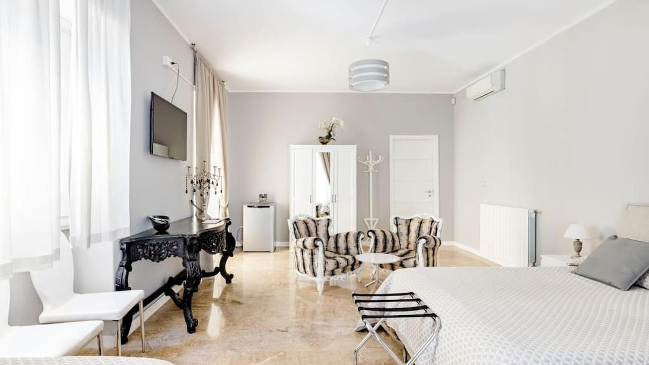 BB SUITE Siracusa | Syracuse, Italy | Hotel Review 🏨