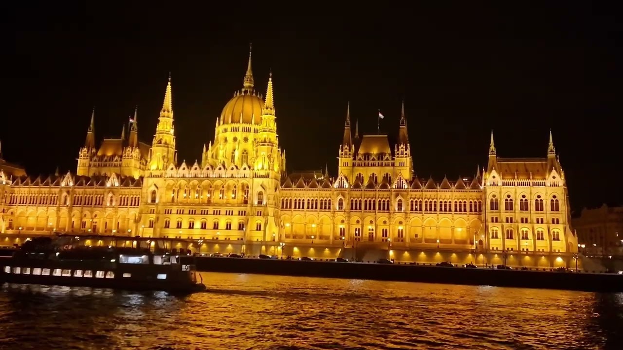 Magical Budapest at Night – Breathtaking Danube River Cruise Views