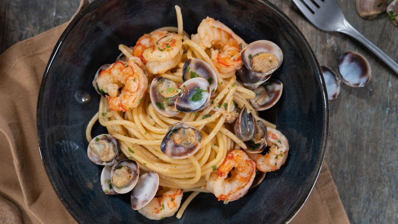 SPAGHETTI VONGOLE E GAMBERETTI: gustosi, veloci, facilissimi!