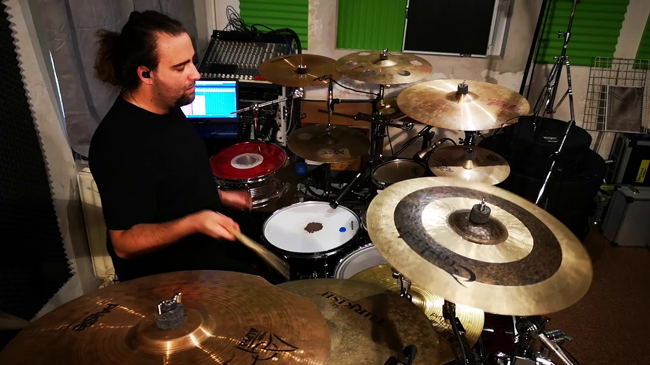 Paramore - Misery Buisness (drum cover)