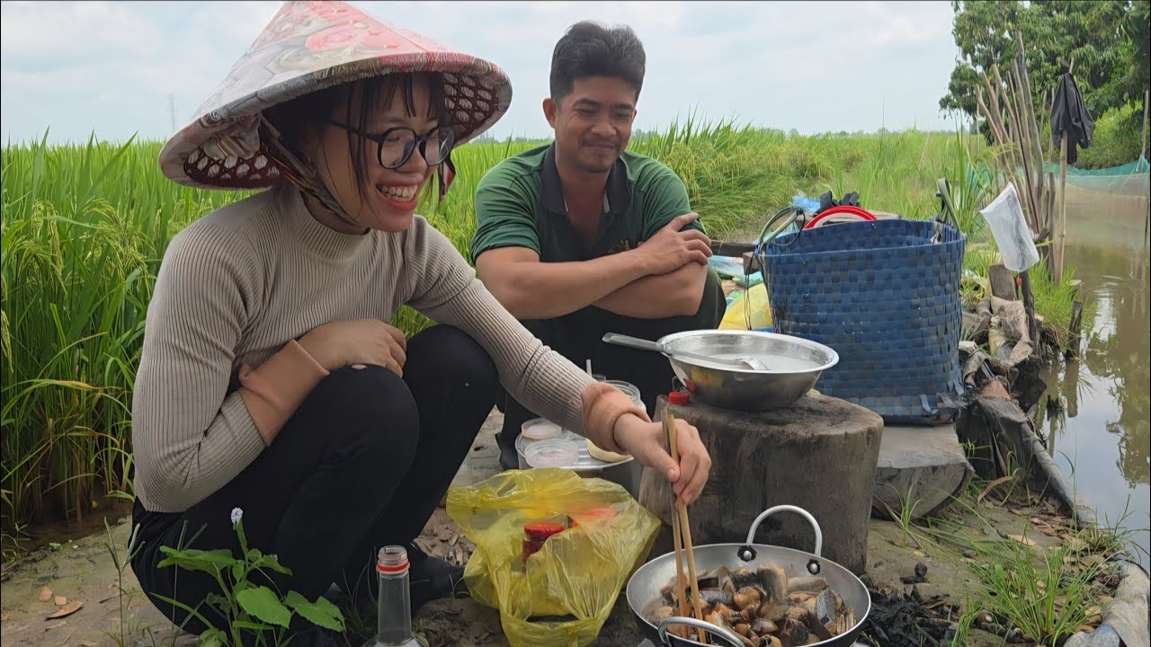 Cá Kho Tóp Mỡ,Rau Nhãn Lòng Hấp Cơm_2 Món Ăn Dân Dã Trên Đồng Lúa Xanh| ONMT #Tập 221