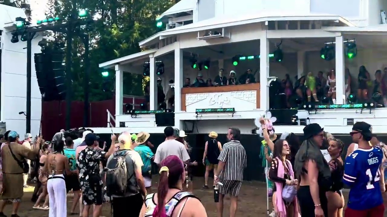 Shambhala 2025 day 2 daytime Pagoda set