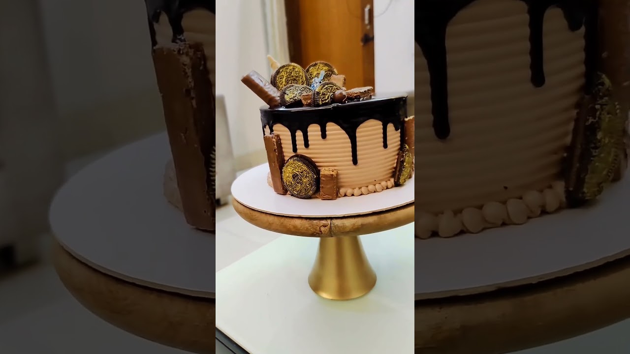 Chocolate overloaded cake🎂 #cake #newcakedecoration #chocolatedesign #cakedecoration