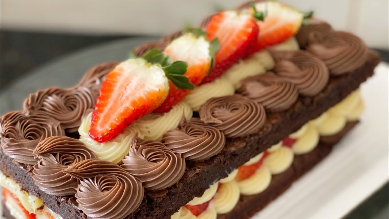 BROWNIE CAKE DELÍCIA DE MORANGO