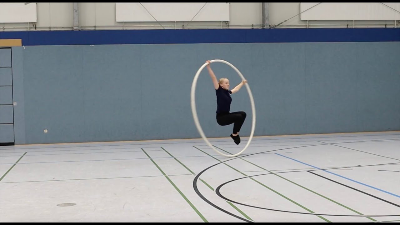 How To...  | Cyr | Hanging tucked | W-C 6