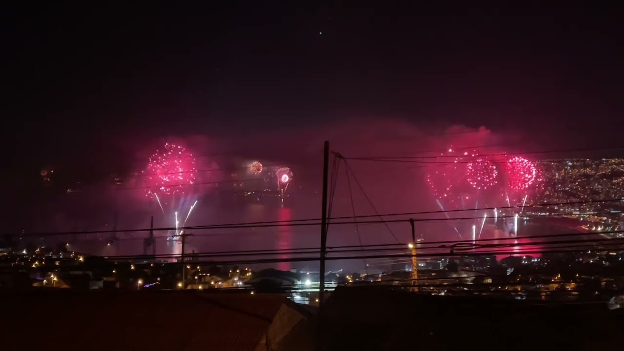Fuegos Artificiales - Año Nuevo desde Valparaíso Chile 2024