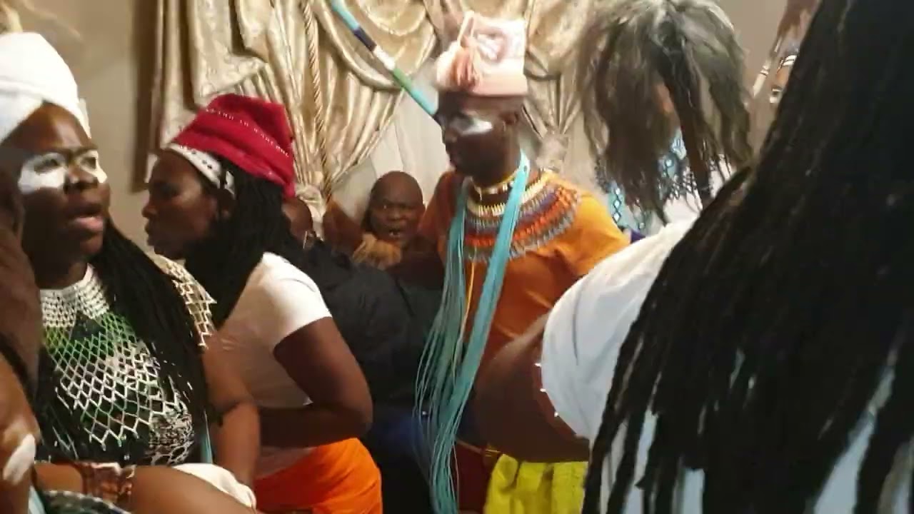 NKWENKWEZI YOOGCWANINI - BHOKHWE
