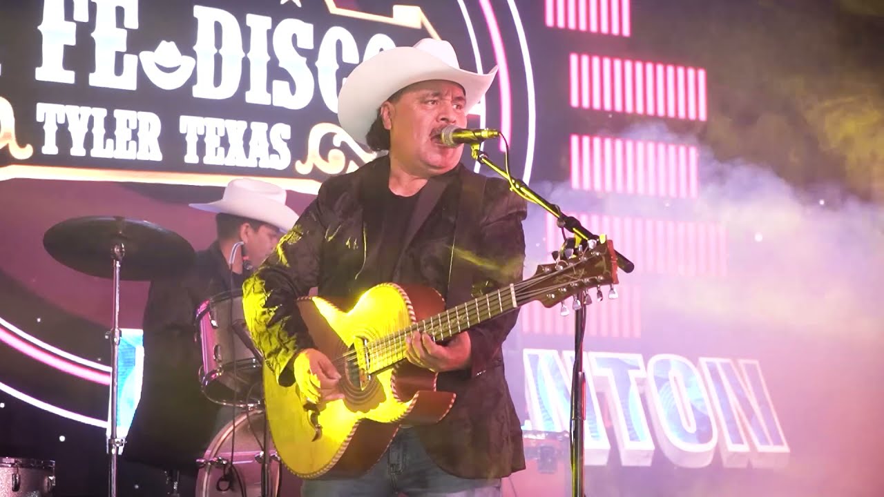 juan acuña en concierto