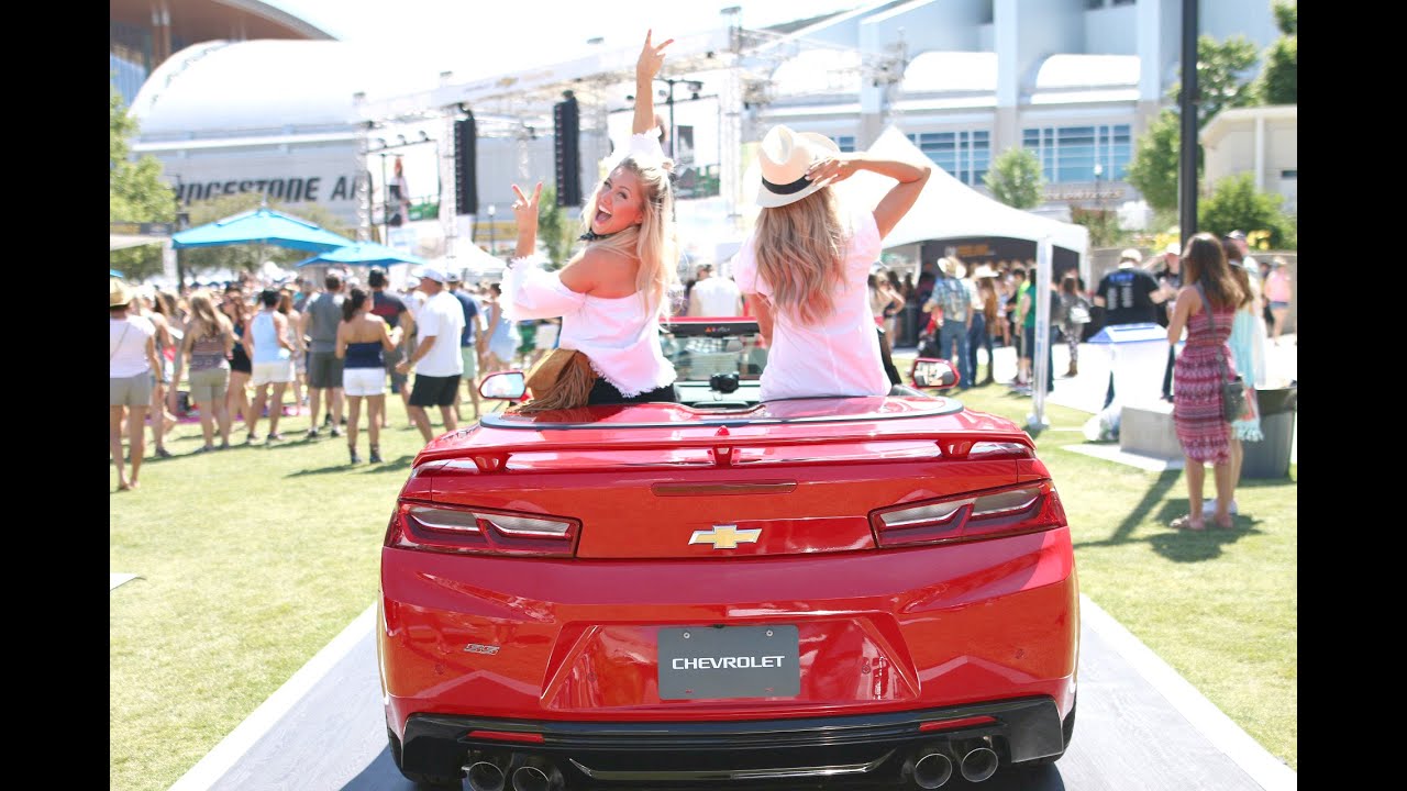 COUNTRY MUSIC FESTIVAL IN NASHVILLE, TN / JUNE 12-18