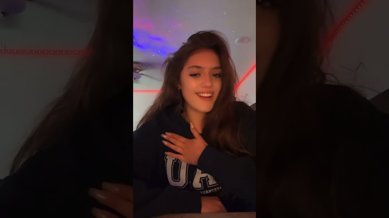 Girl Burps on Live