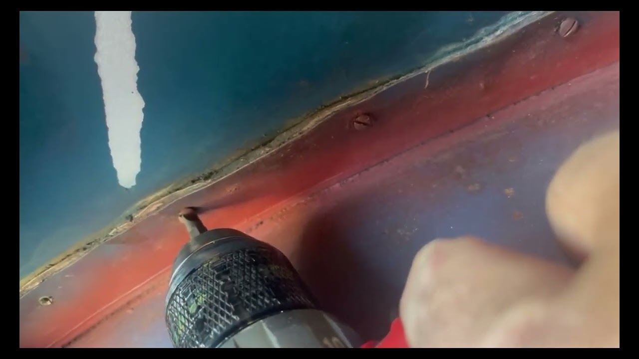 Removing Morris Minor Traveller Rear Timber & Roof