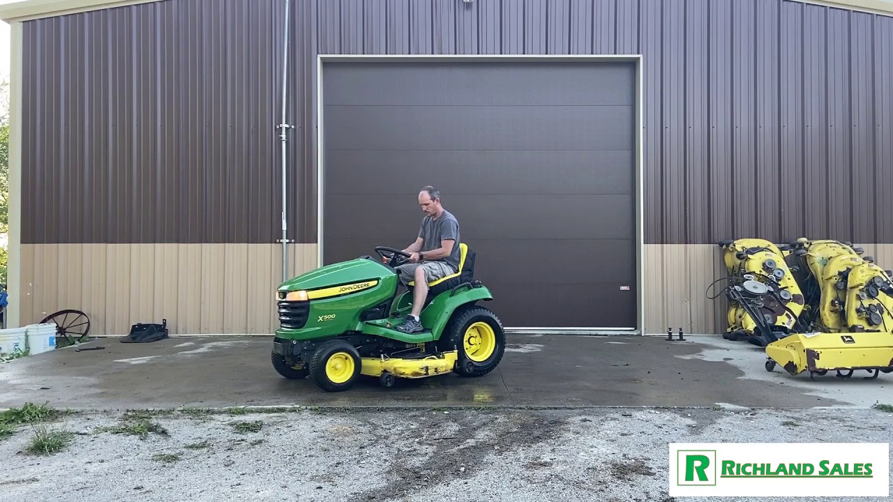 ПРОДАНО: Садовый трактор John Deere X500 (54 дюйма)