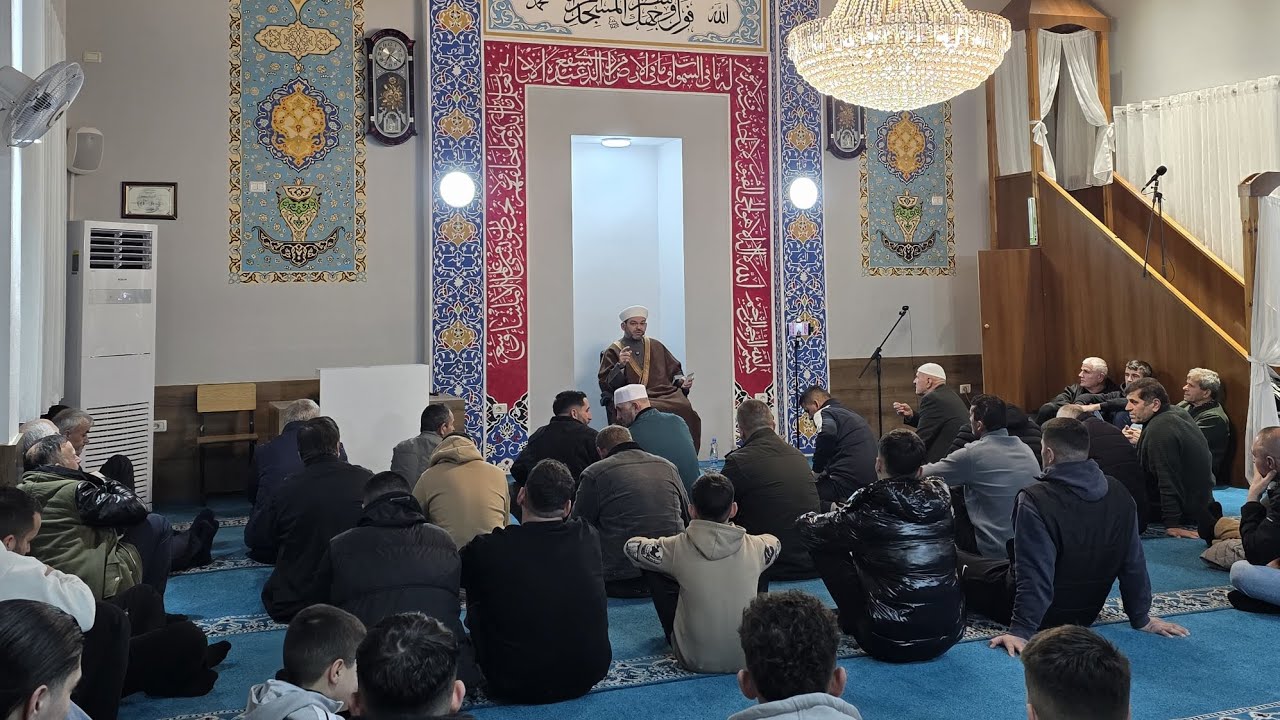 Çfarë kënaqësie dhe bekimi kjo pamje e xhamisë!