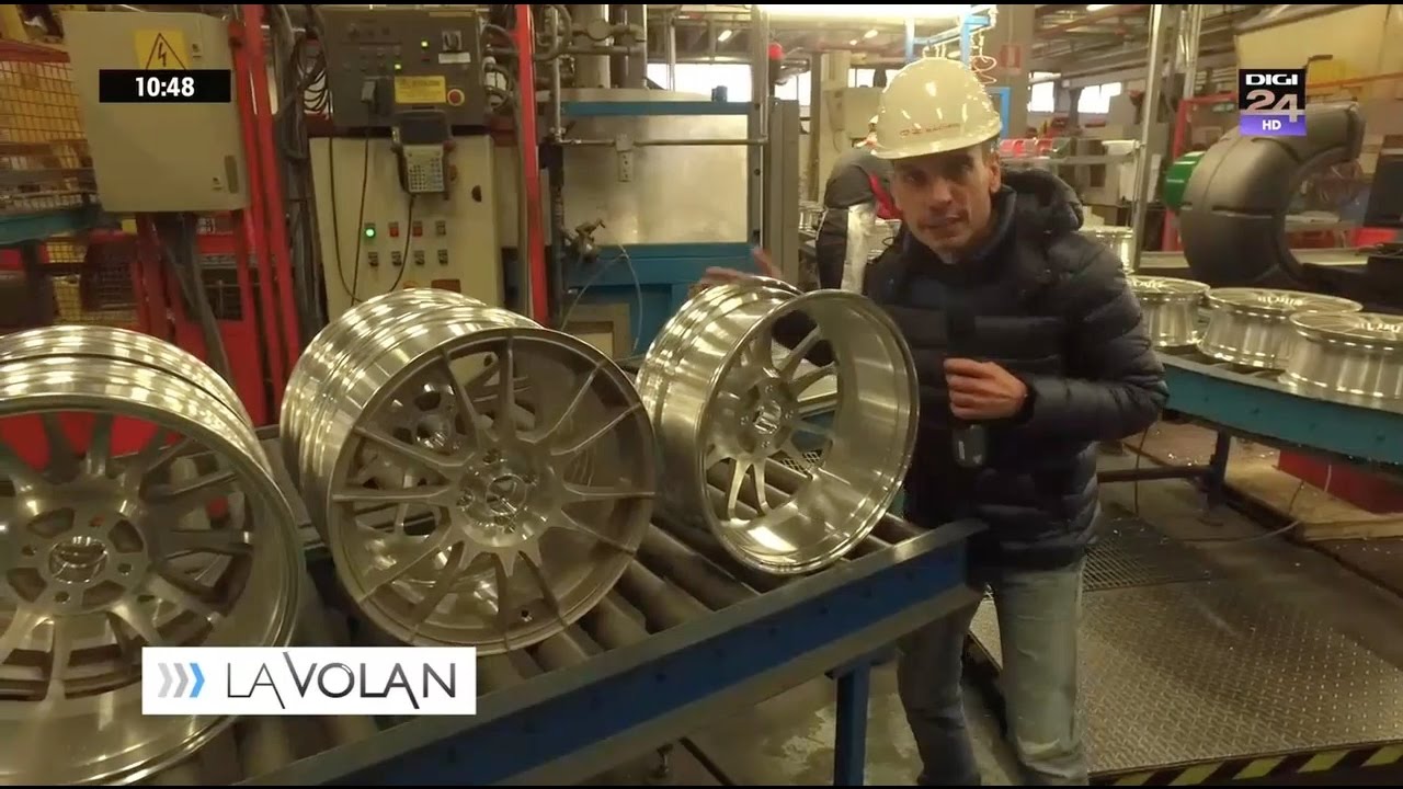 Vali Porcisteanu @ OZ Racing Factory - LaVolan - Digi24 - part2