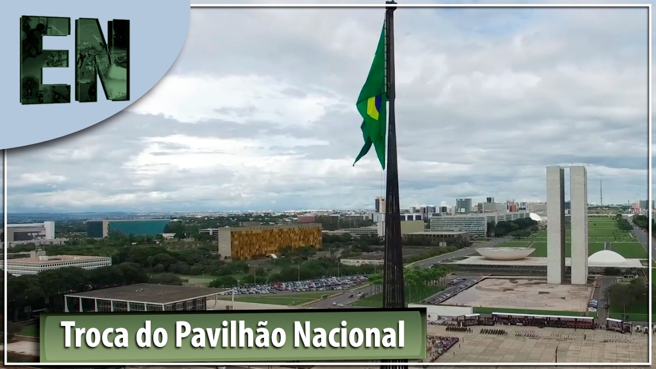 Exército Notícias - Troca do Pavilhão Nacional
