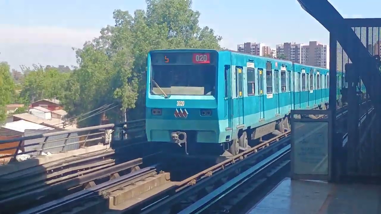 NS 74 3023 y NS 74 3020 (psic&oacute;pata de @Splinter_MetroAficionado) en laguna sur (l&iacute;nea 5)