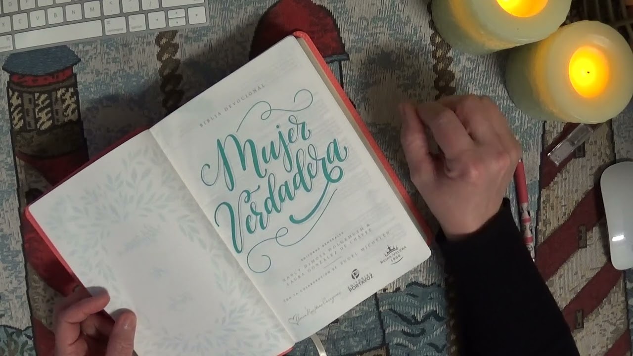LA BIBLIA DEVOCIONAL MUJER VERDADERA