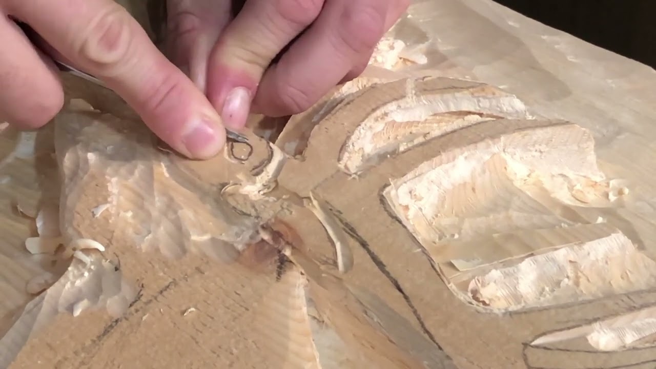Bassorilievo - montagne e cervi in bassorilievo #woodcarving #carving #woodworking #intagram #knife