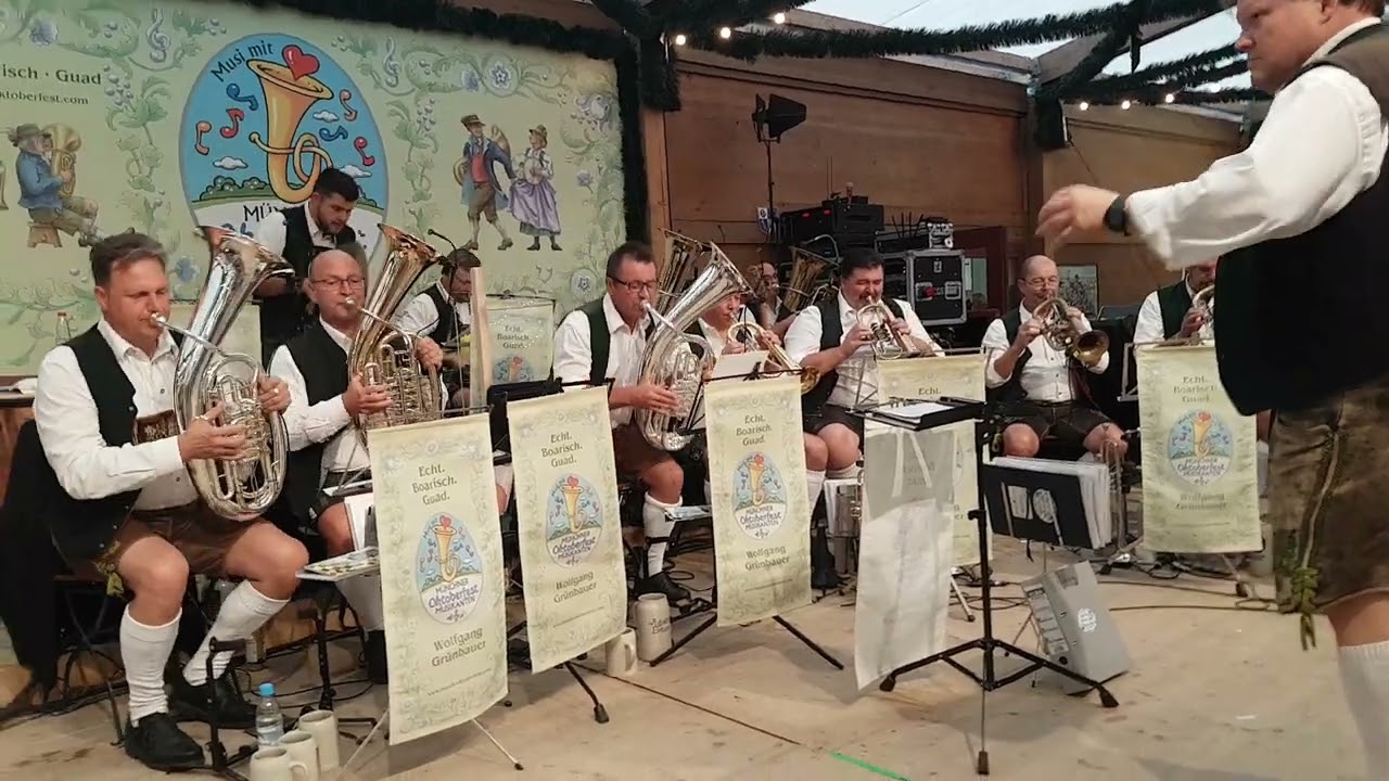 Münchner Oktoberfest Musikanten 2024 mit der 