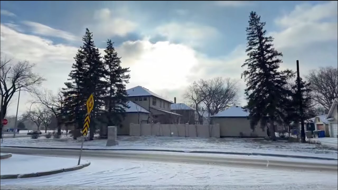 Walking in Regina, December 2, 2025: Downtown, but now it's white!