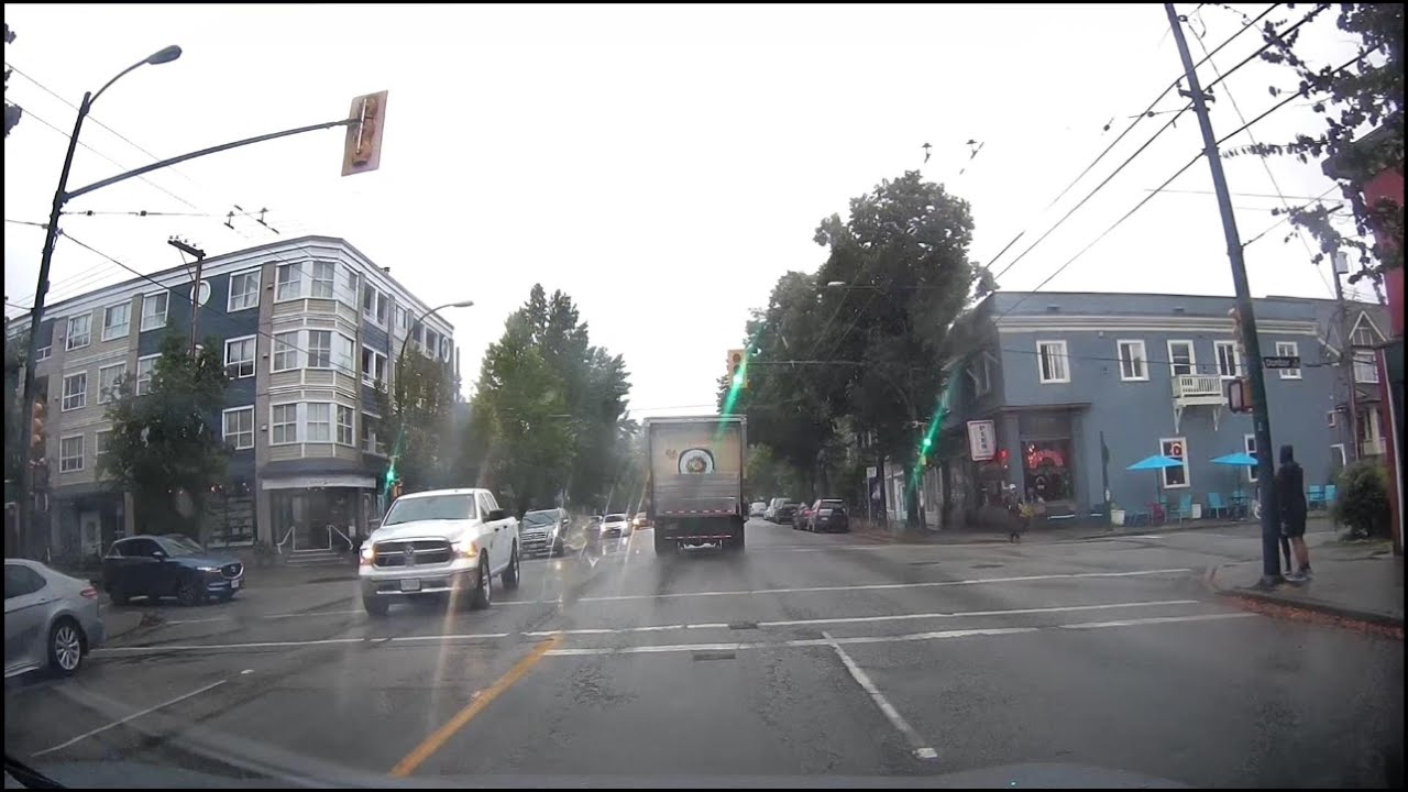 A Very Soothing Urban Drive in the Rain 