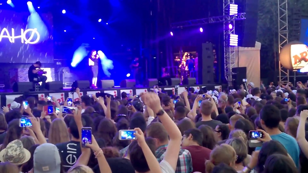 zaho c'est chelou live