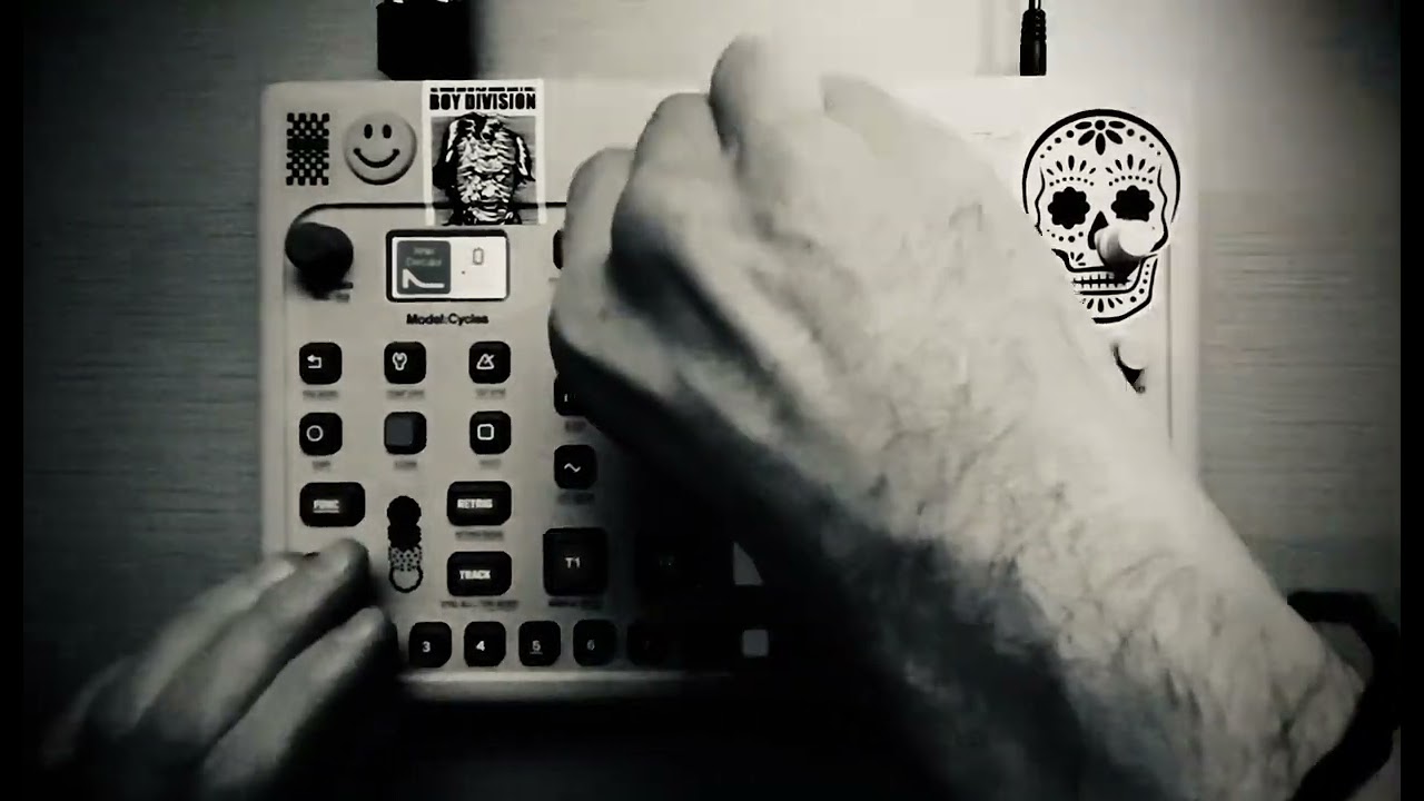 Model cycles loves techno • 30 min. special edition