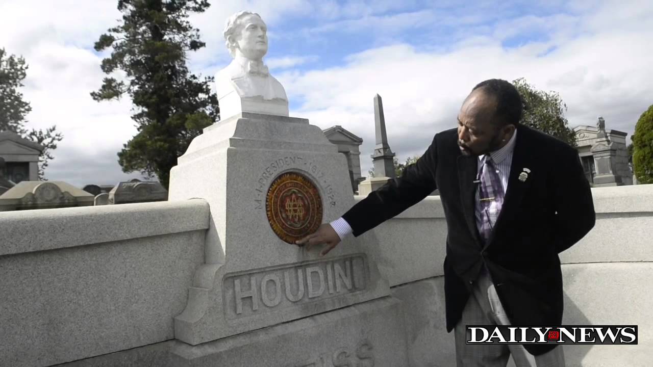 Houdini gravesite to be restored by magicians group