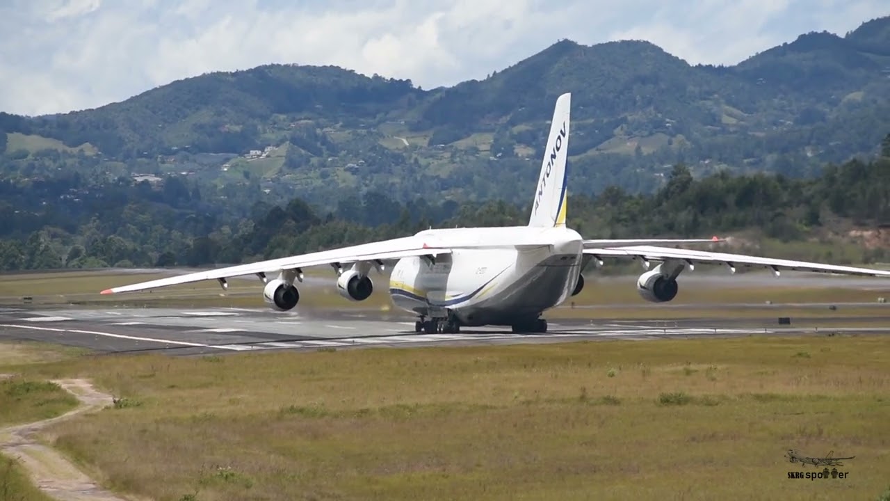 Rodaje y Despegue Antonov AN-124-100M Aeropuerto Int'l José María Córdova