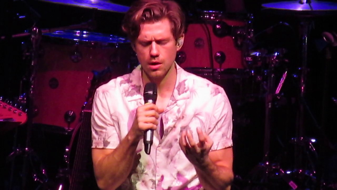 Can’t Make You Love Me/ All I Ask - Aaron Tveit (Paramount, Huntington NY) 2/25/17
