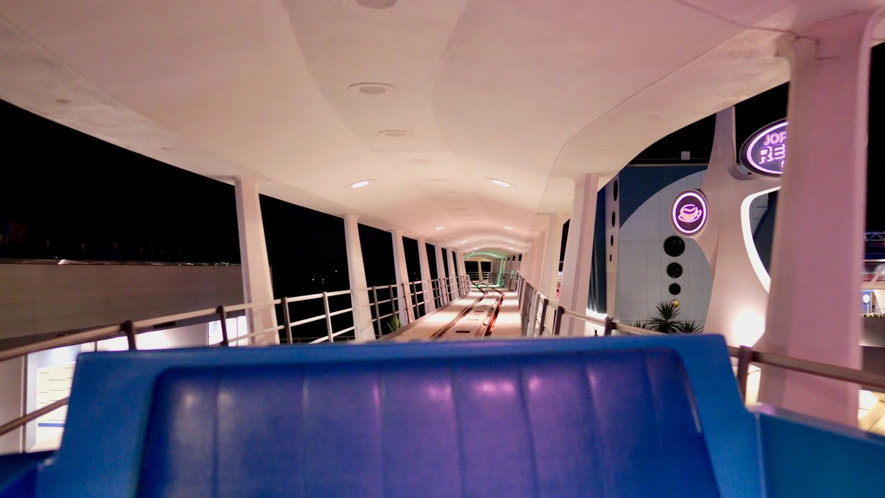 Поездка на аттракционе TTA PeopleMover в Magic Kingdom в ночное время (вид от первого лица, 4K) |...