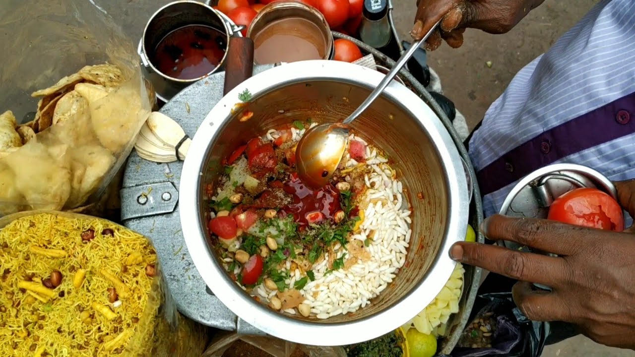 Kolkata's Famous Velpuri at Barabazaar - Tasty Jhal muri / Masala Muri also available Here