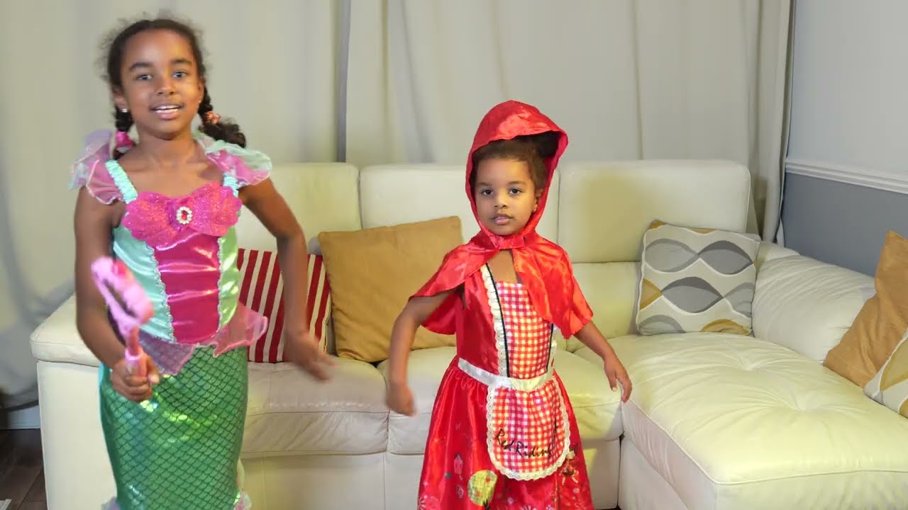 Mimi & Pipi are Playing Magic Wand Changing to Cartoon Characters Mermaid Pirate Red Riding Hood