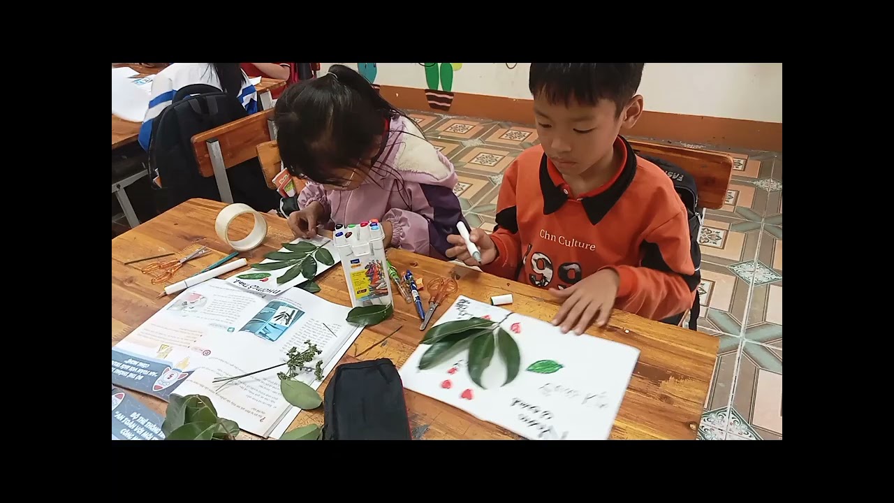 Lớp 3E tiết học STEM: Sổ tay thực vật