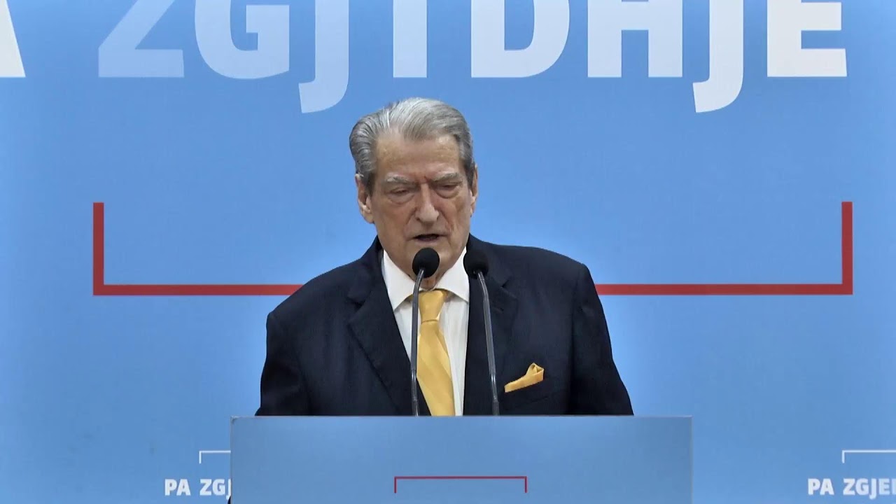 Kryetari i PD, Prof. Dr. Sali Berisha konferencë me gazetarët salla 