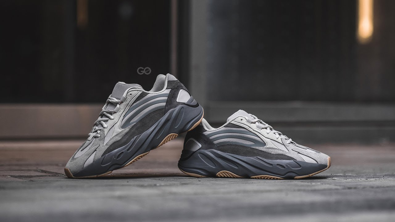 Adidas Yeezy Boost 700 V2 