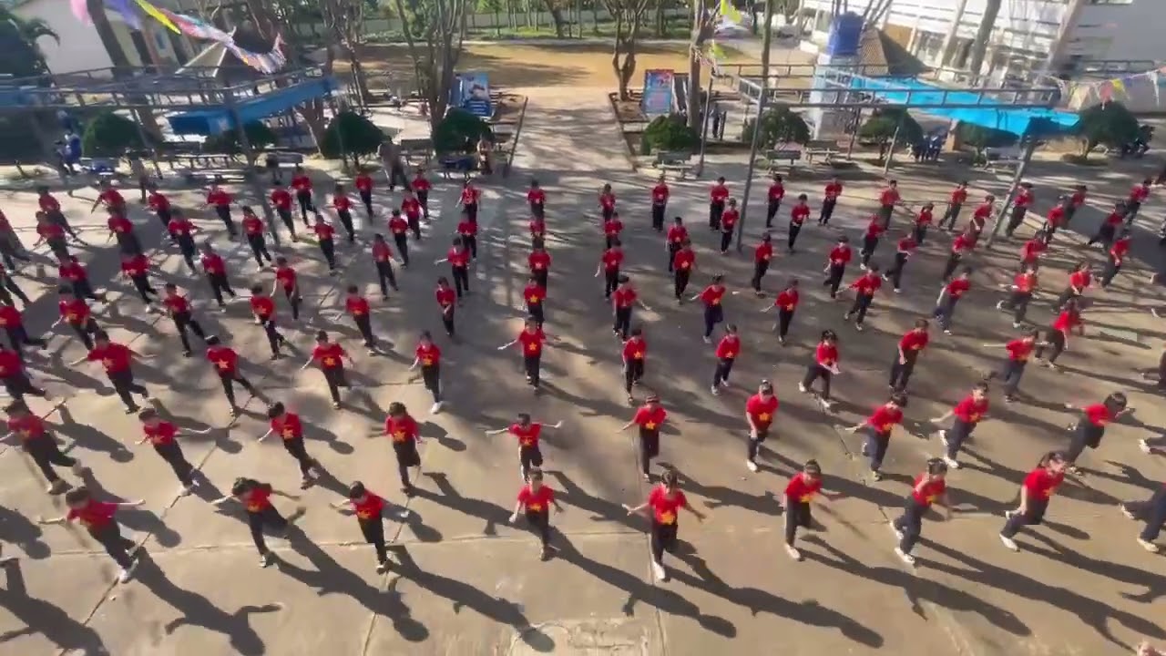 Đồng diễn - Việt Nam tự hào tiếp bước tương lai - Trường Tiểu học Phú Hiệp, Gia Hiệp, Lâm Đồng