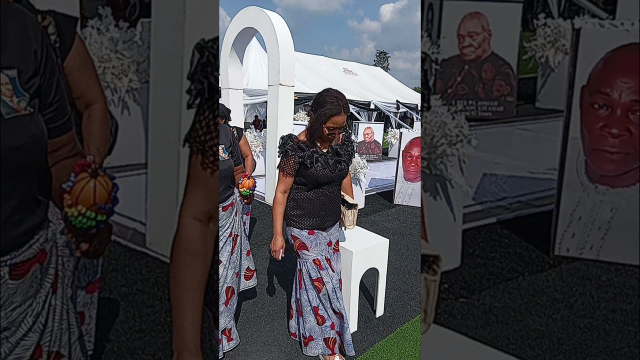 the burial of - late PA Josiah Chigbundu Ezeama attended by Umu-Okpu Obingwa, Osisioma & ABA women